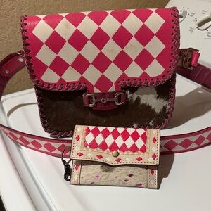 Pink & White Diamond-Pattern Leather Crossbody Bag with Hide w/Card Holder.